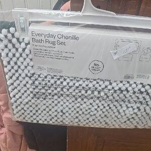 Everyday Chenille Bath Rug Set in Black and White